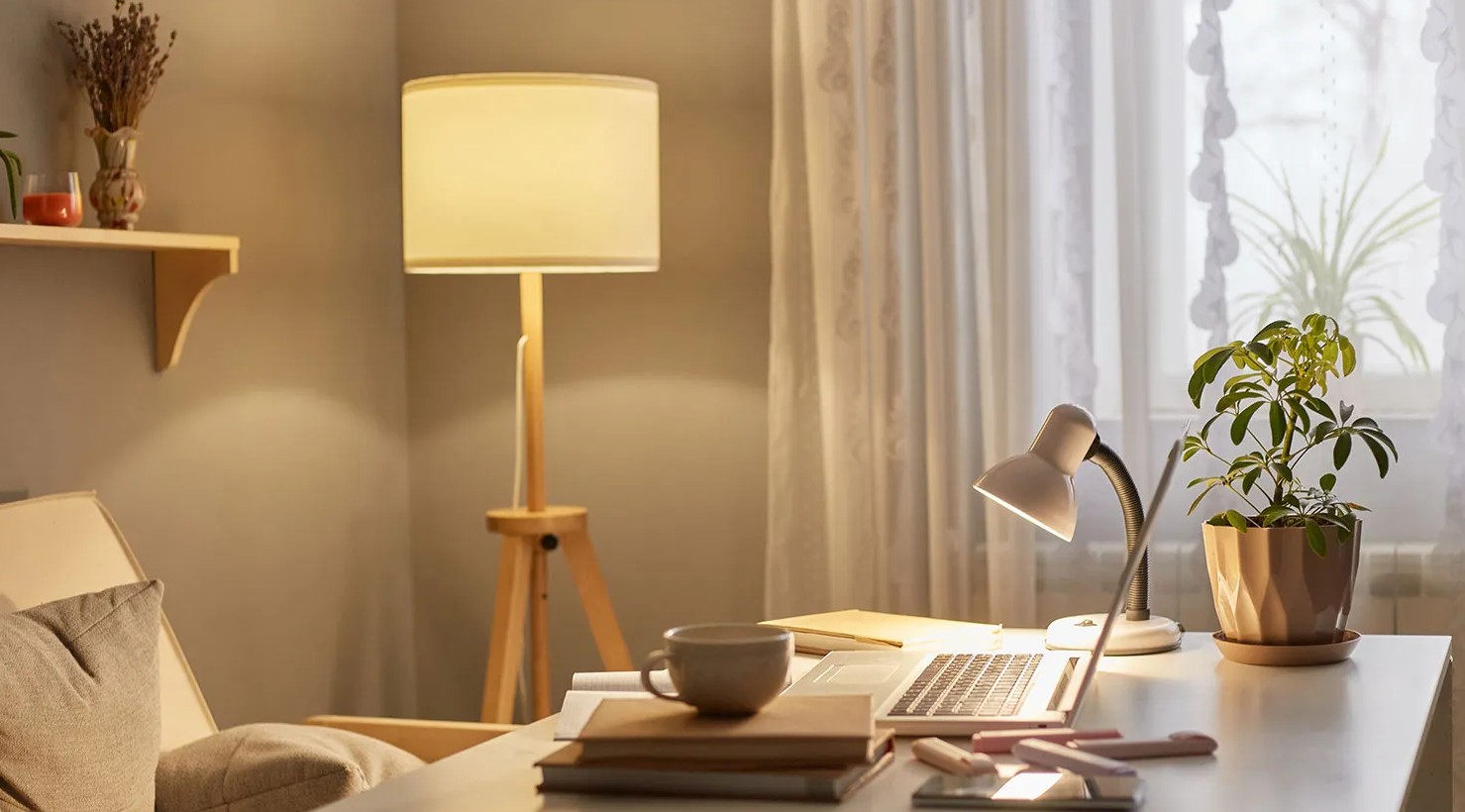 Quiet workspace supporting calm focus at Kneesrefine
